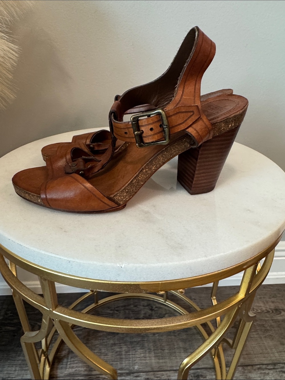 Frye Cognac Leather T-Strap Block Heel Sandals - Picture 4 of 11